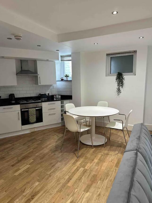 Apartment One Bed Near The River Thames.