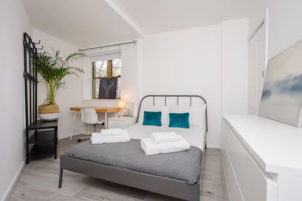 Modern & Spacious 2bd In Limehouse * Londres