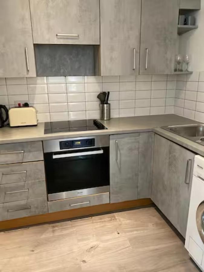 Modern & Spacious 2bd In Limehouse Londres