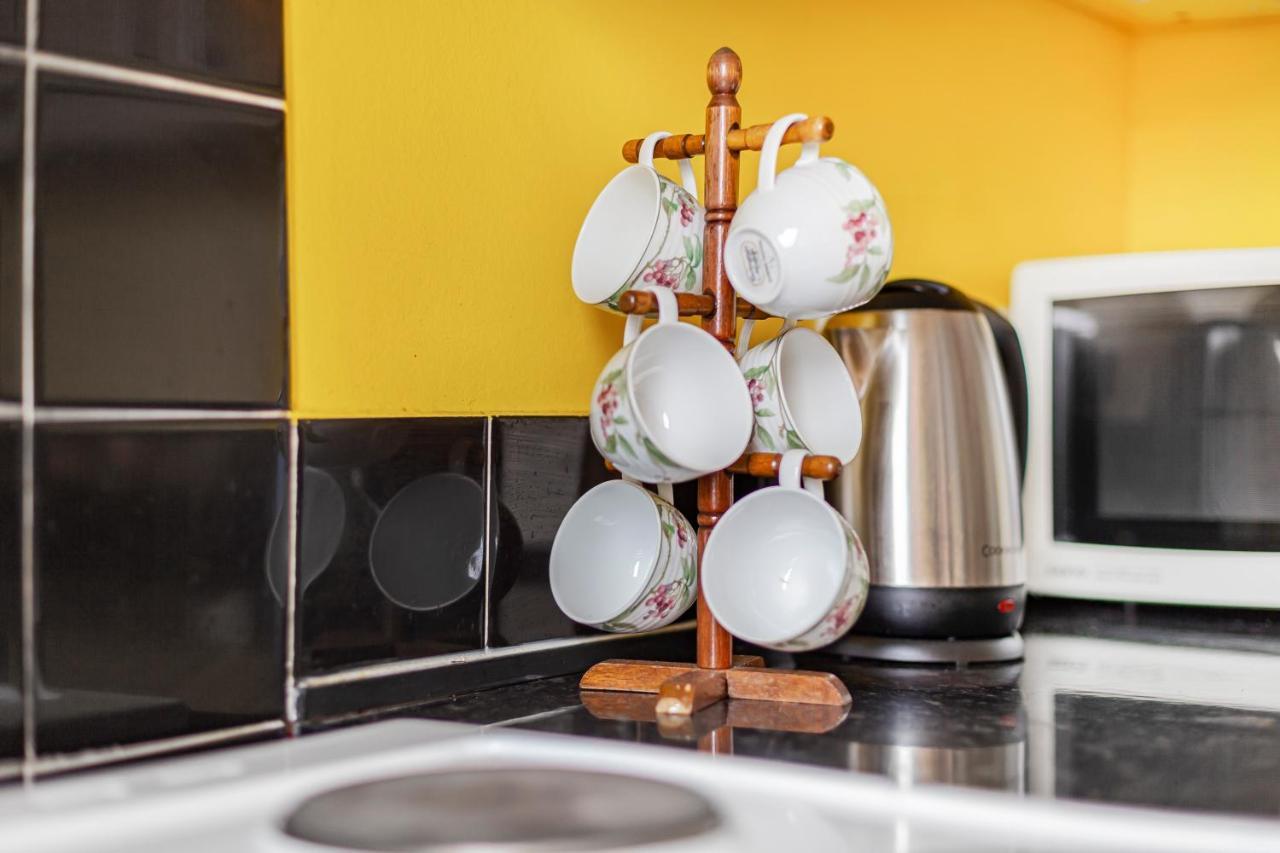 Modern Flat Wbalcony & View, East * London