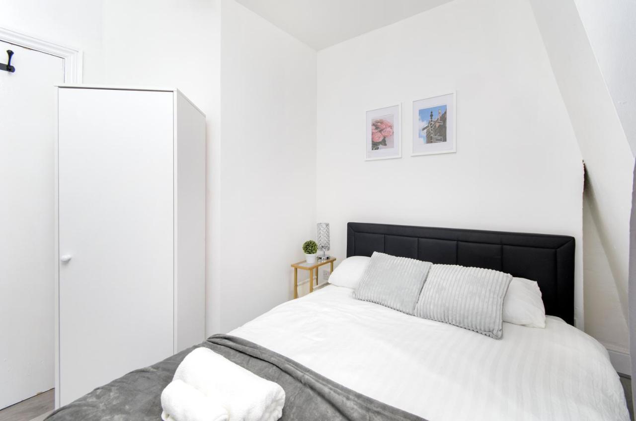 Trafalgar Square Apartment London