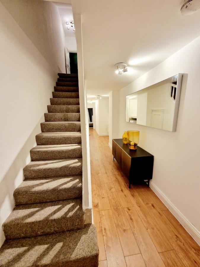 Stunning Hyde Park Home, Ground Floor Maisonette, Duplex, Near Tube Metro Stations *