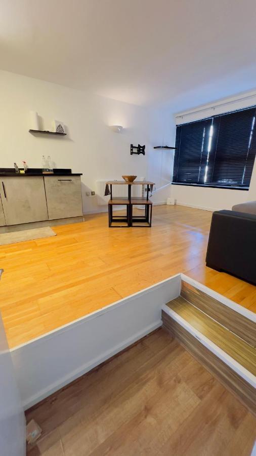 Charming 1-bedroom In Woolwich *