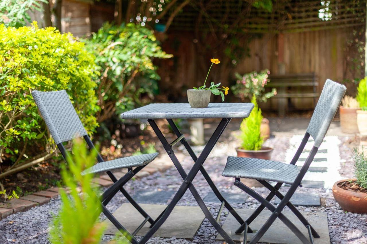 Charming Terraced 3br House, 5 Min Hither St Apartment
