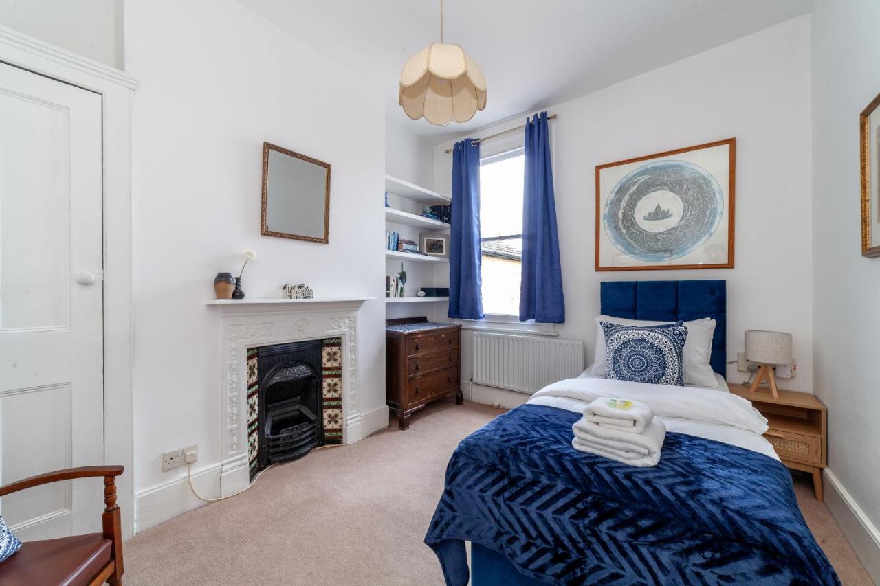 Apartment Charming Terraced 3br House, 5 Min Hither St *