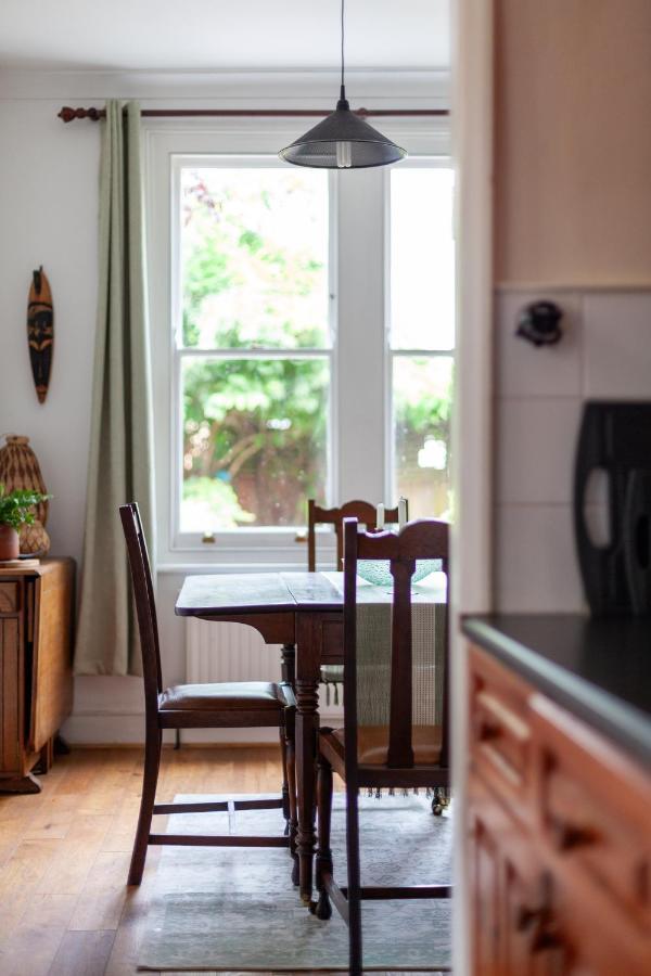 Charming Terraced 3br House, 5 Min Hither St Apartamento