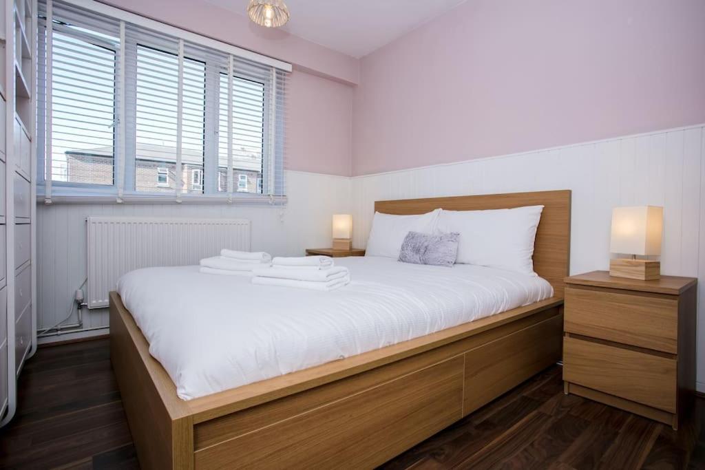 Lovely 1 Bedroom W/ Balcony In Dalston Apartment *