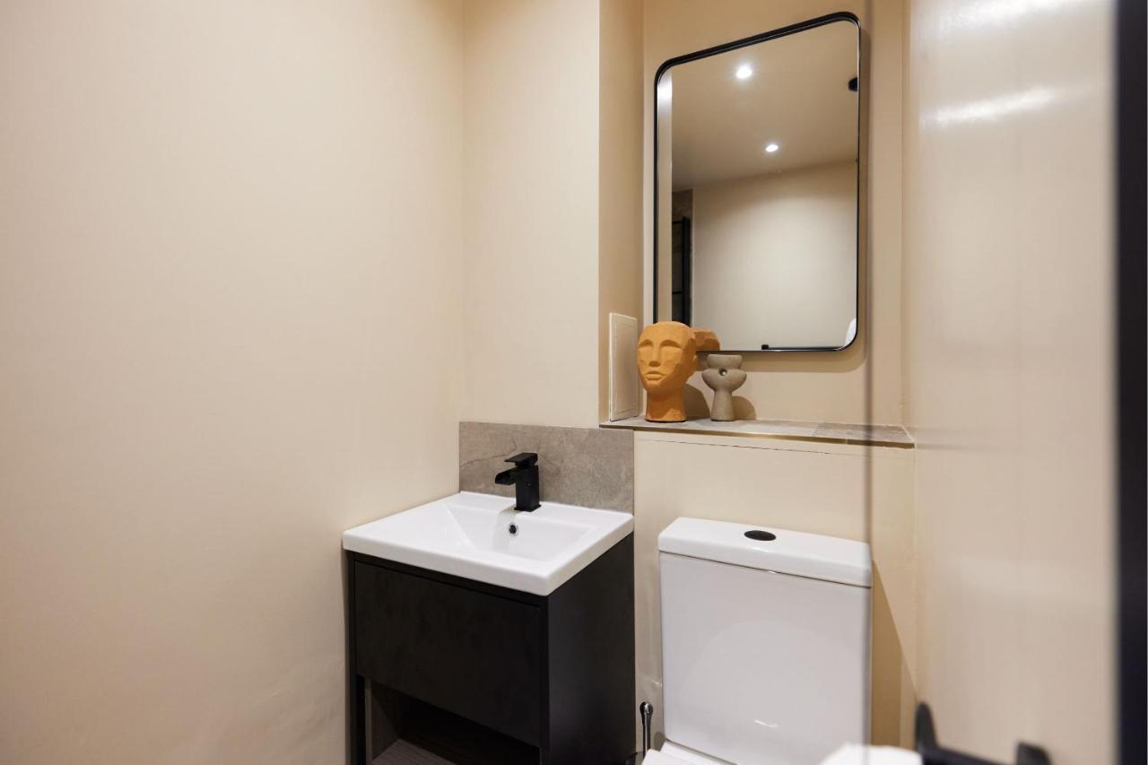 The Whitechapel Place - Stunning 2bdr Flat With Balcony * Londres
