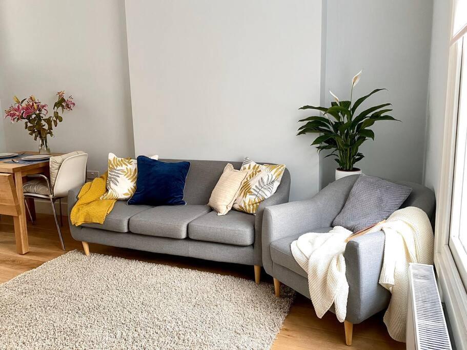 2bdr Modern In Hammersmith West