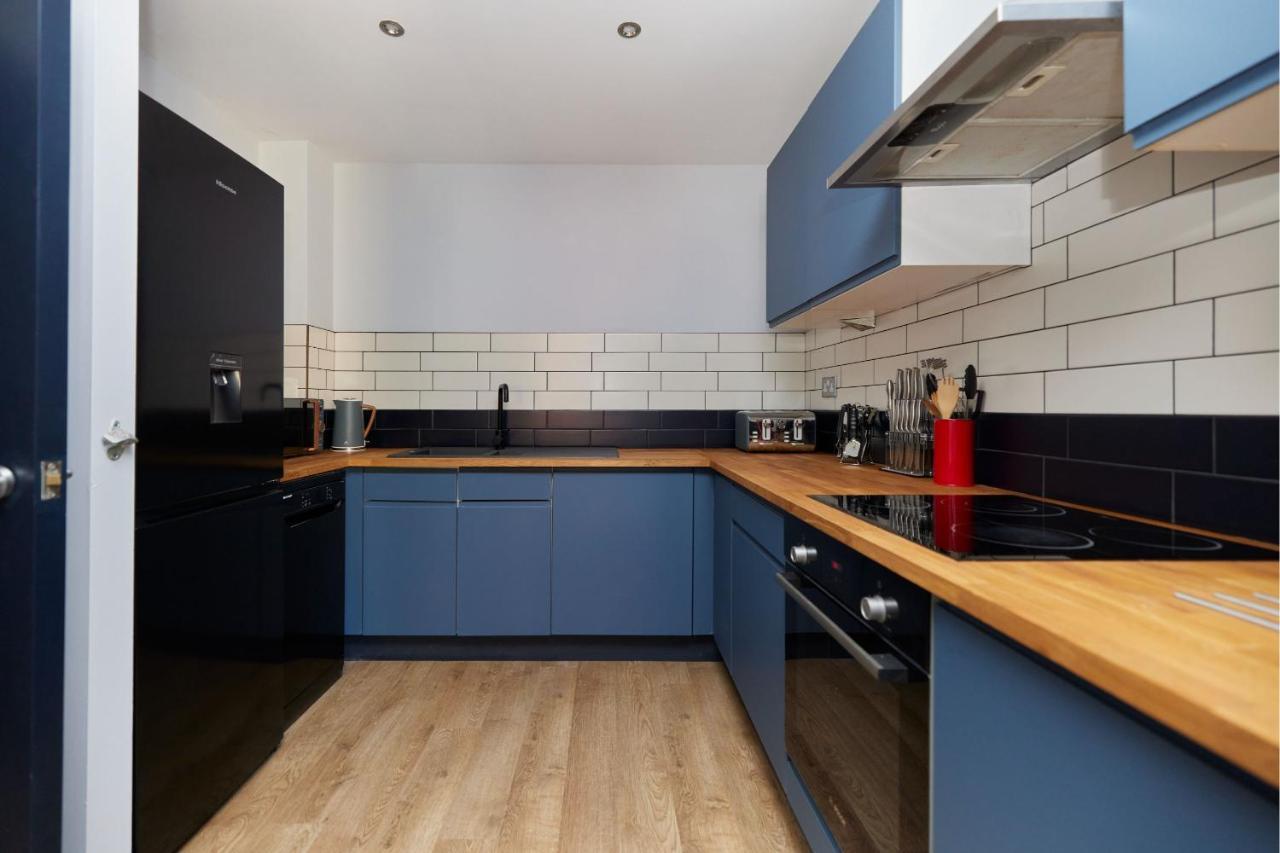 The Whitechapel Place - Stunning 2bdr Flat With Balcony * Londres