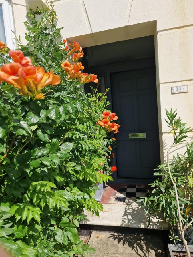 A Lovely One Bedroom In Hither Lane Apartamento Londres