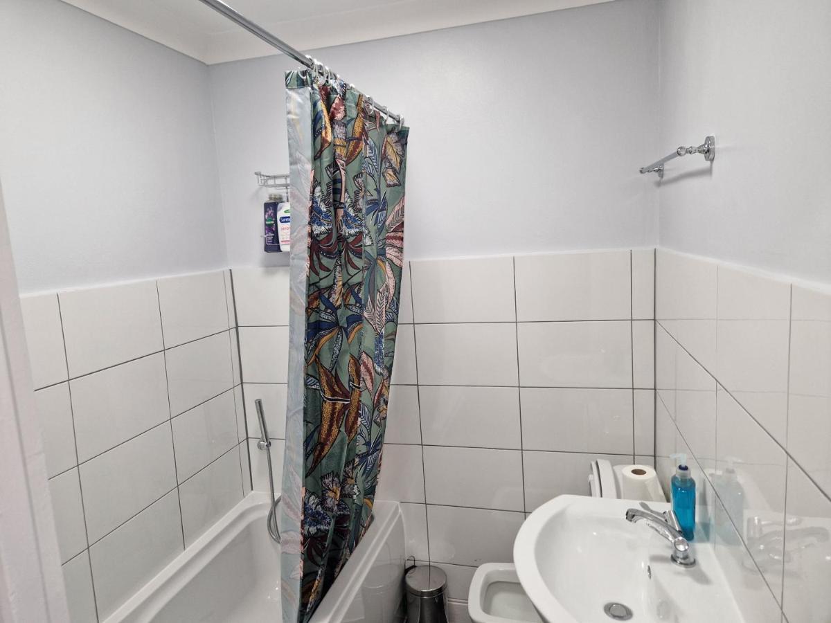 A Lovely One Bedroom In Hither Lane Apartamento *