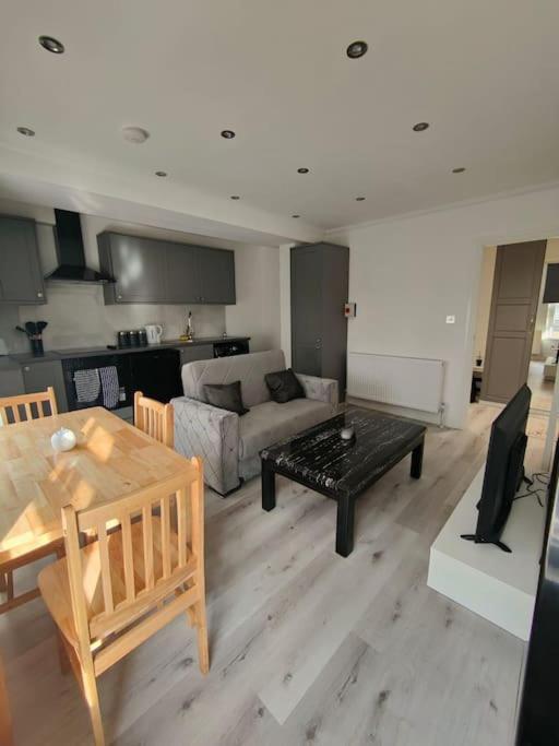 Apartamento Flat 5 Crawford St, 1 Bedroom, 1 Bathroom Flat *