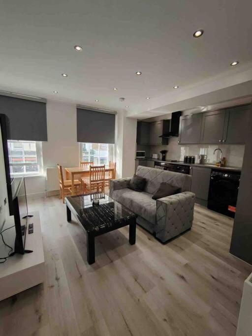 Flat 5 Crawford St, 1 Bedroom, 1 Bathroom Flat * Londres