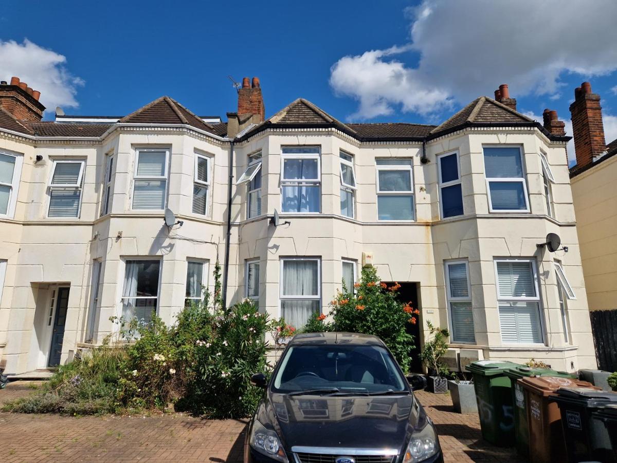 A Lovely One Bedroom In Hither Lane Apartamento *