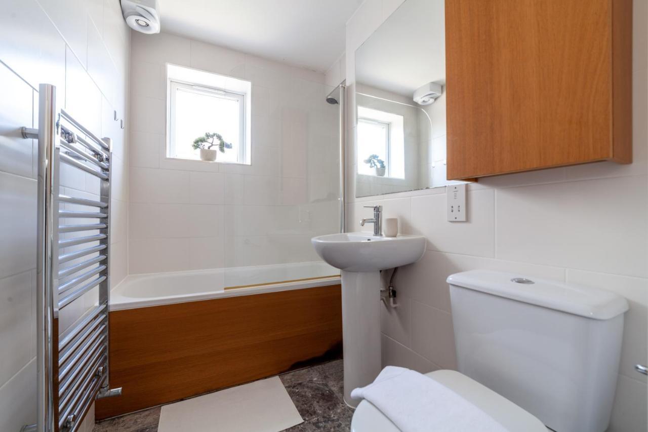 The South Wimbledon Collection Apartment London