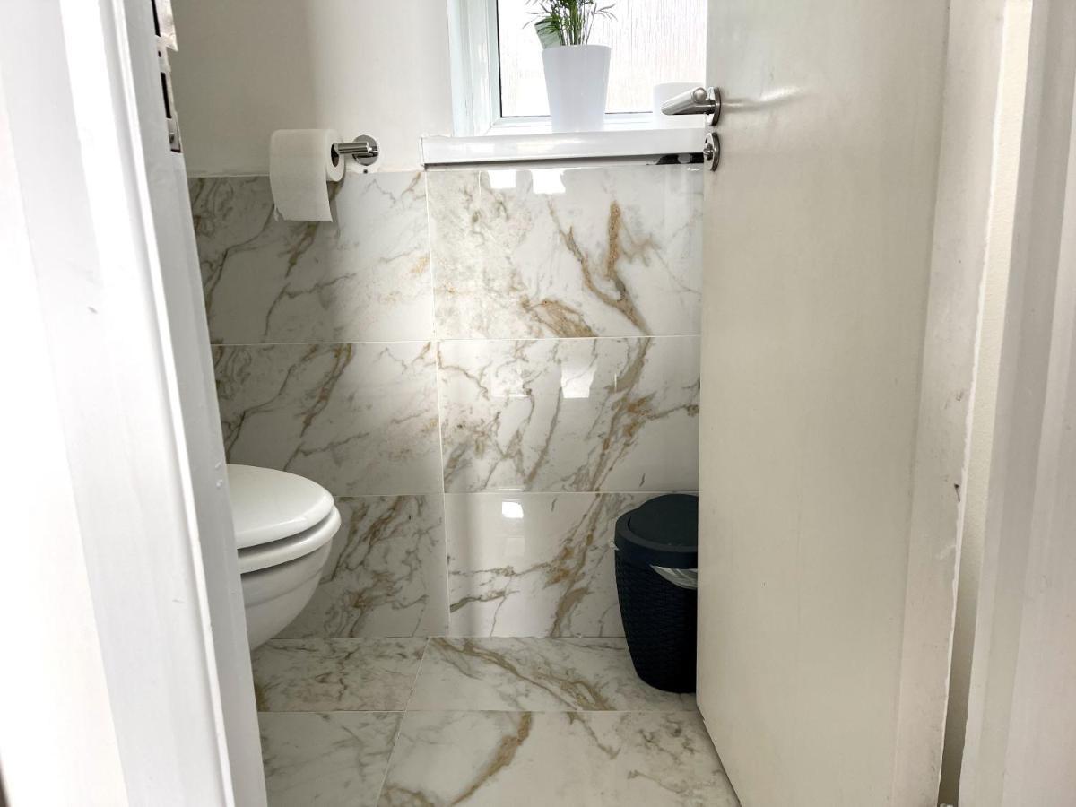 Apartamento Beautiful 3-bed At Swiss *