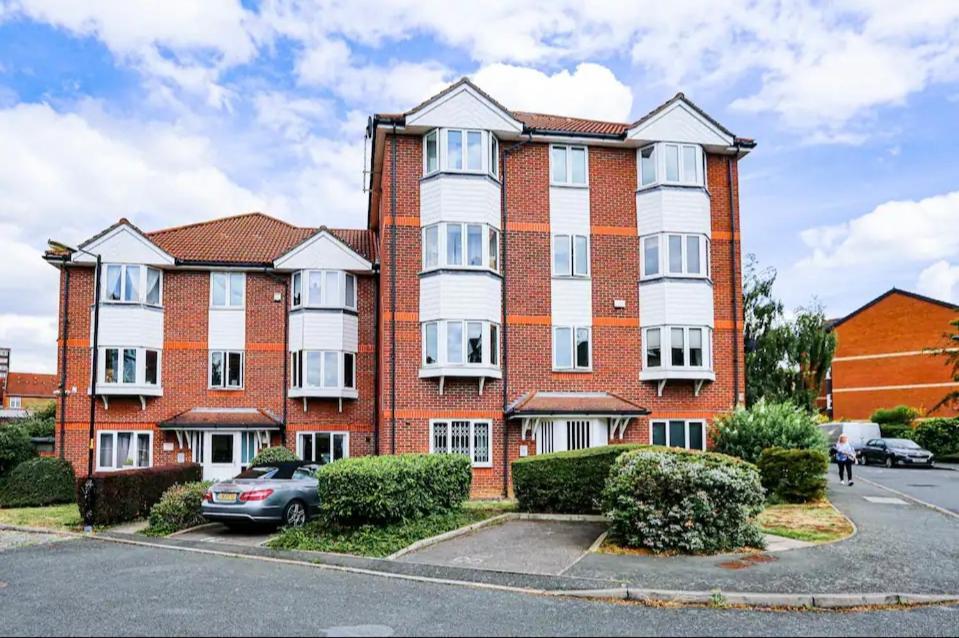 Spacious 2 Bedroom