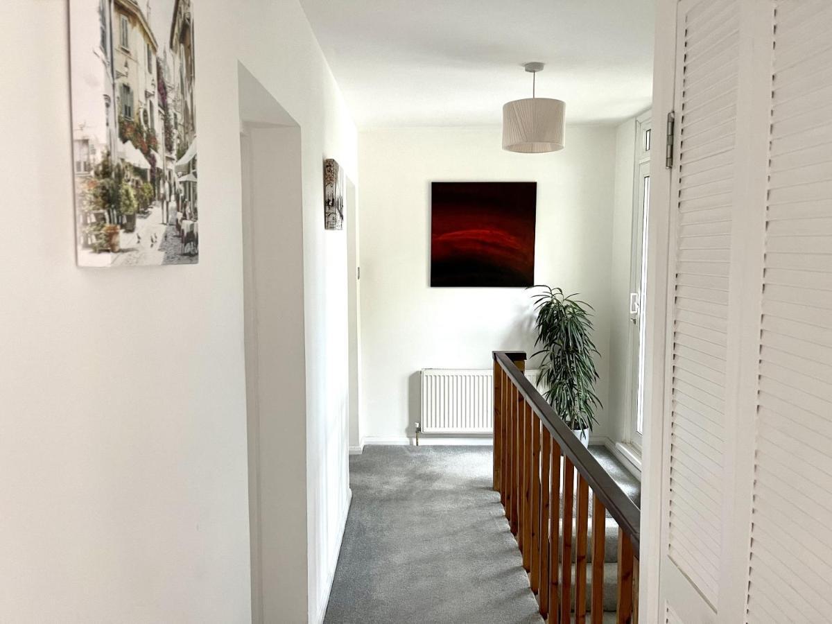 Apartamento Beautiful 3-bed At Swiss *