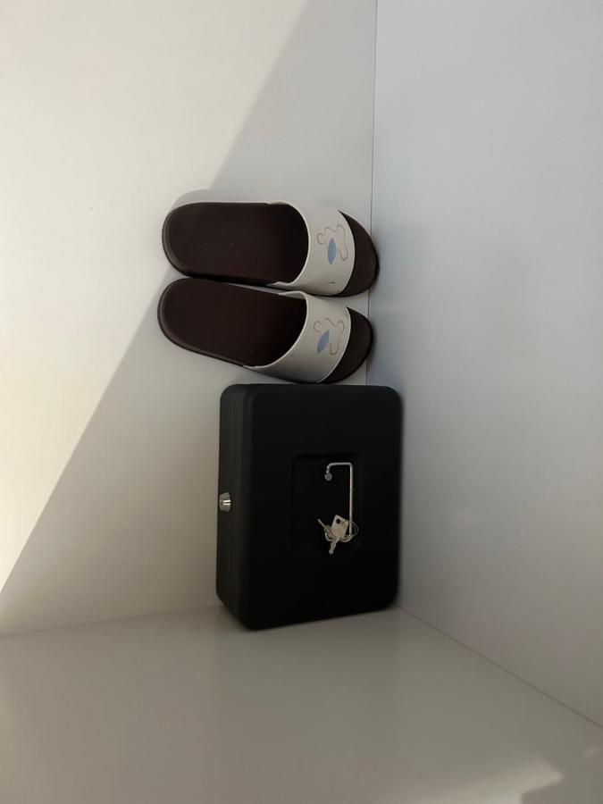 Beautiful Double In A Location Next To Various Tube Stations With Breakfast And Yoga Options Available On Site * Londres