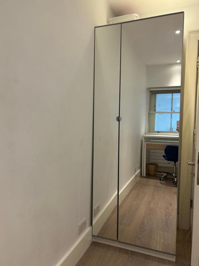 Beautiful Double In A Location Next To Various Tube Stations With Breakfast And Yoga Options Available On Site Quarto em Acomodações Particulares *