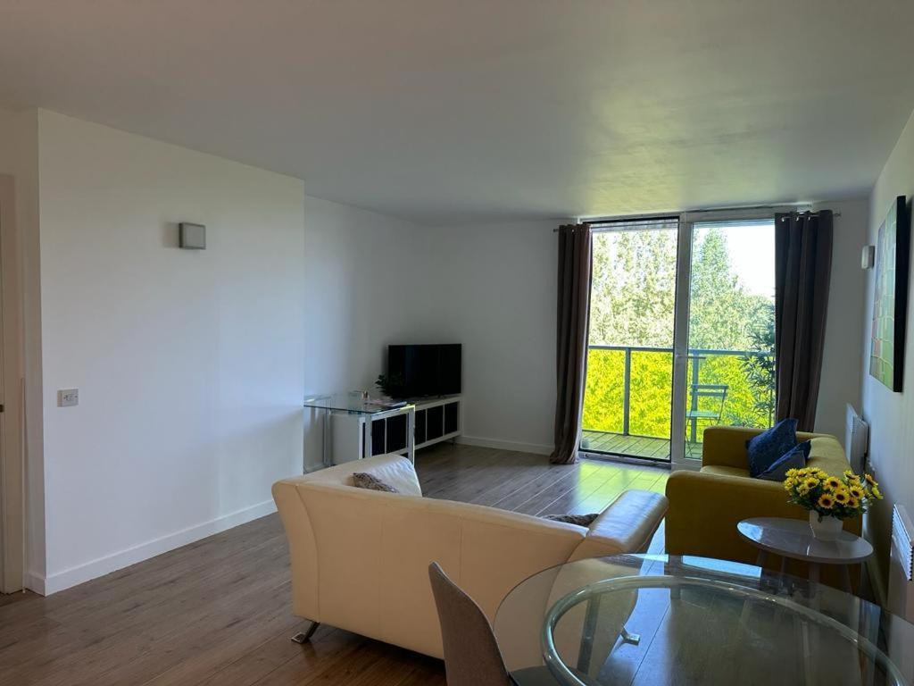 Luxury Modern 1 Bedroom With Balcony * Londres