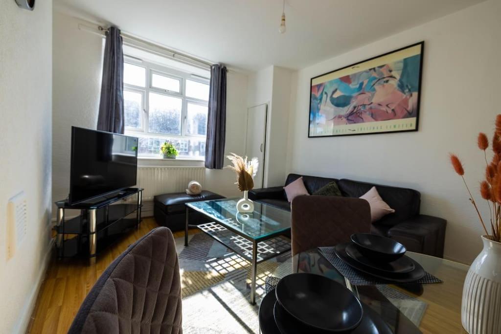 Apartment Pristine 3 Beds Hackney E9 *