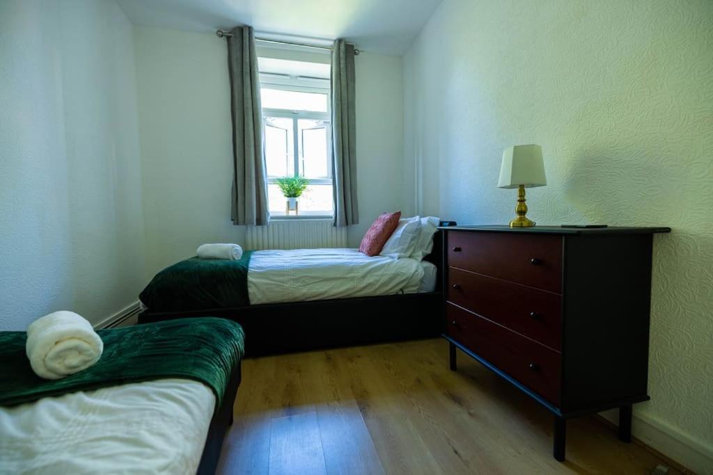 Pristine 3 Beds Hackney E9 Apartment