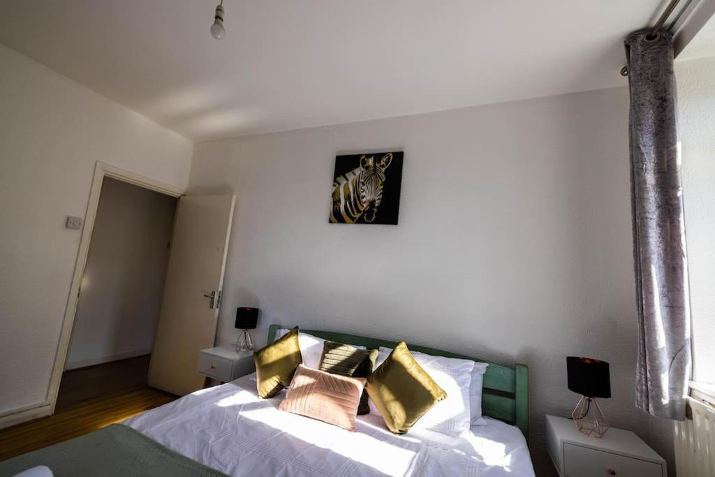 Pristine 3 Beds Hackney E9 Apartment