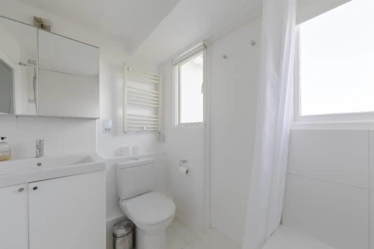 Compact & Light Flat - Ladbroke Grove