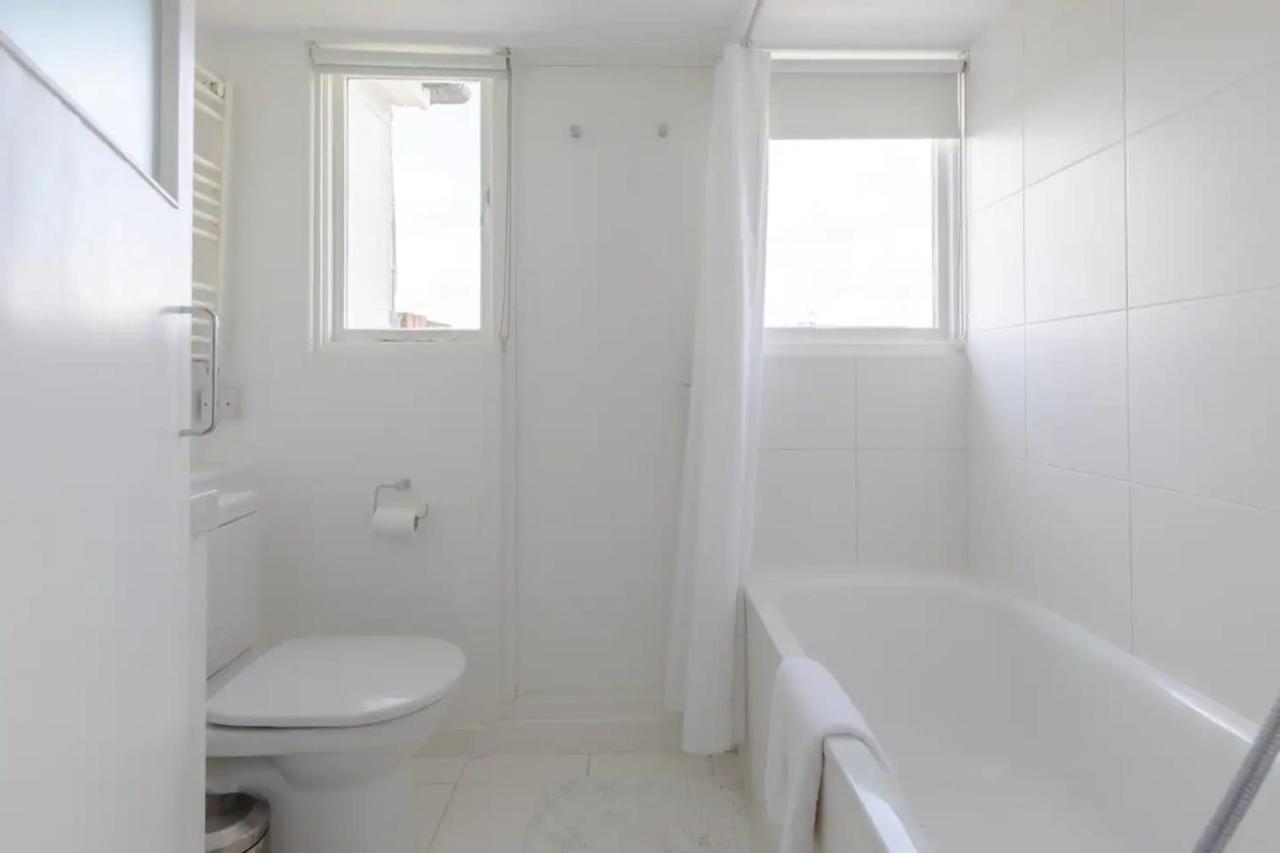 Compact & Light Flat - Ladbroke Grove