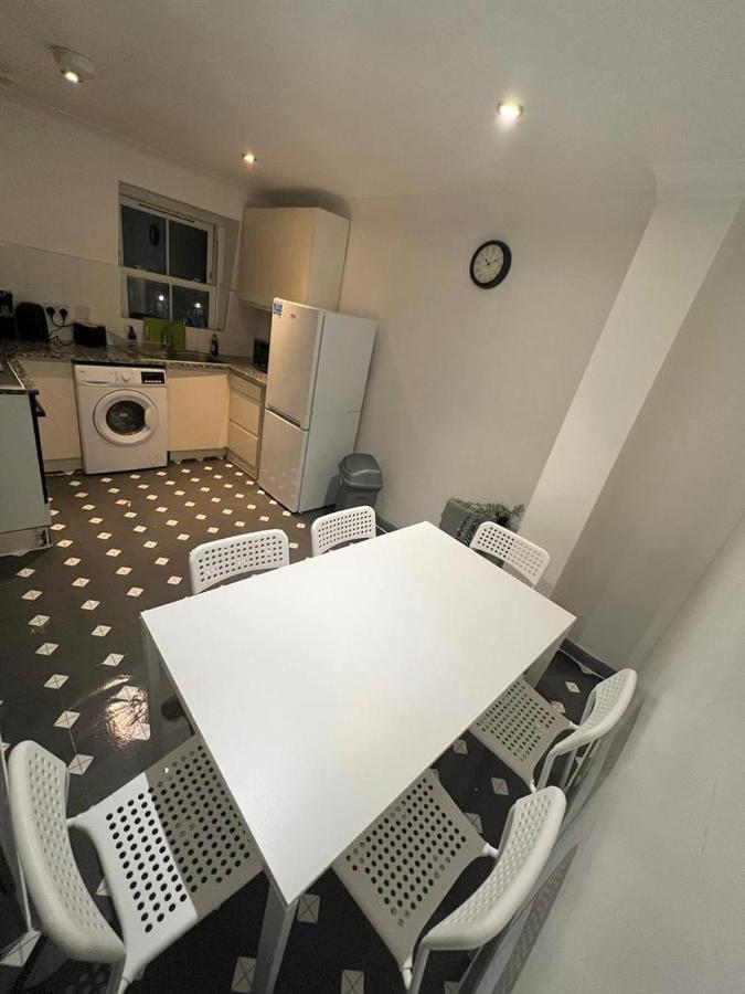 Apartamento 3 Bedroom Flat In King's Cross, St Pancras's. 8 People