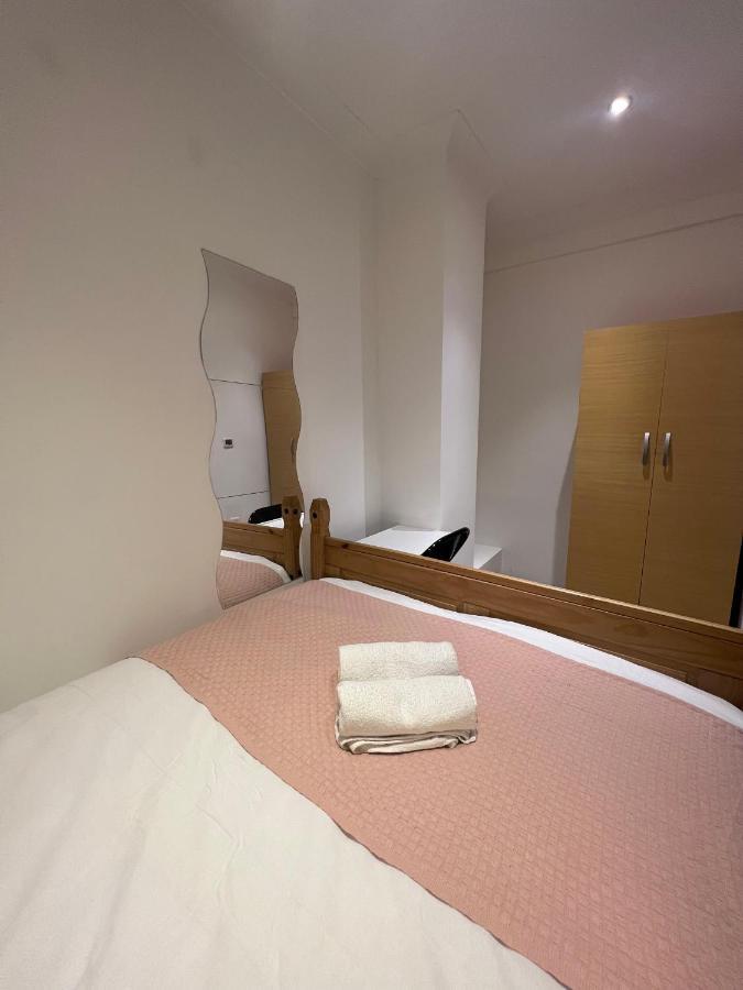 3 Bedroom Flat In King's Cross, St Pancras's. 8 People Apartamento Londres