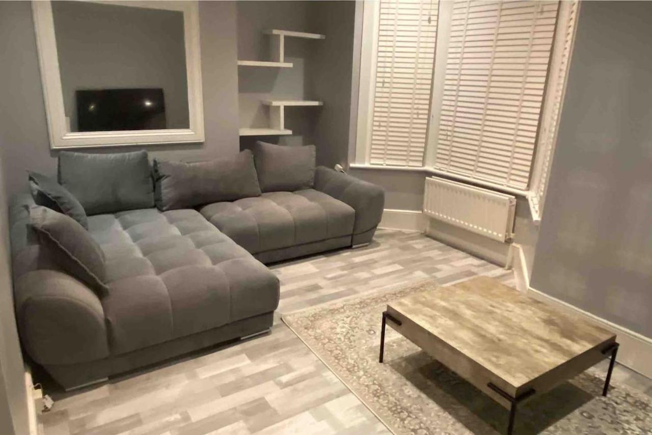 Snug Kingsize Bedroom Flat In Londres