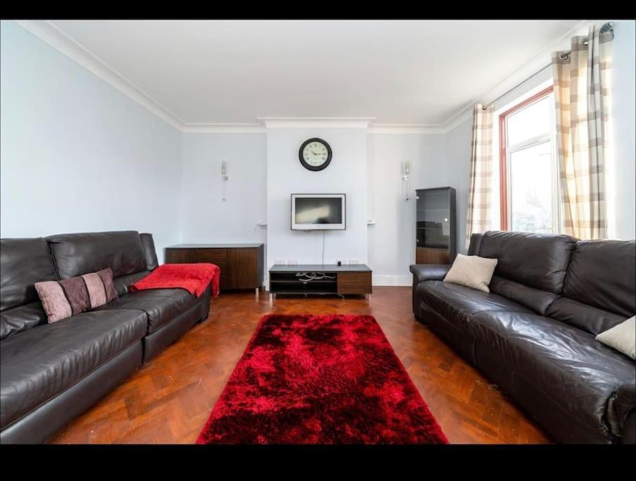 Immaculate Spacious 3 Bedrooms Flat Wembley Park Apartment