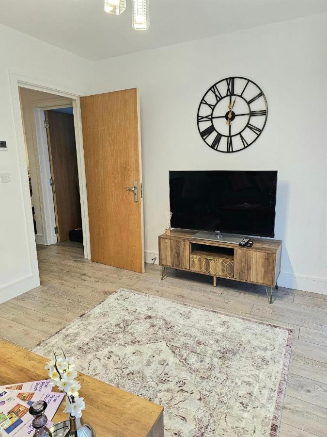 Apartment C2, Spacious 2 Bedroom Flat In Wembley London