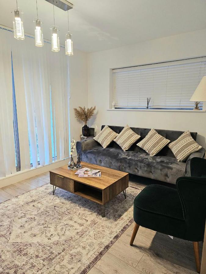 Apartment C2, Spacious 2 Bedroom Flat In Wembley