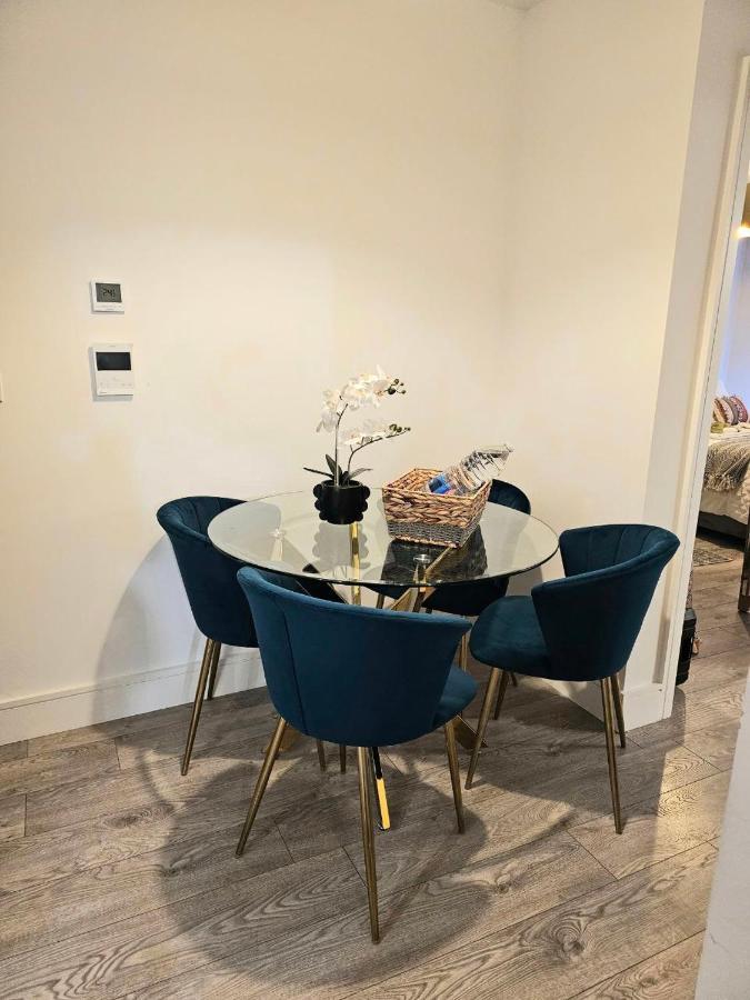C2, Spacious 2 Bedroom Flat In Wembley London