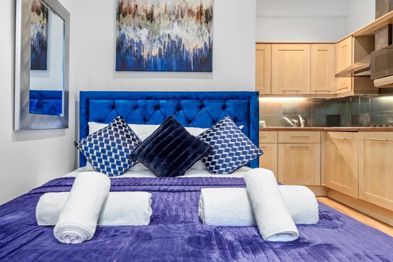 Immaculate 1-bed In *