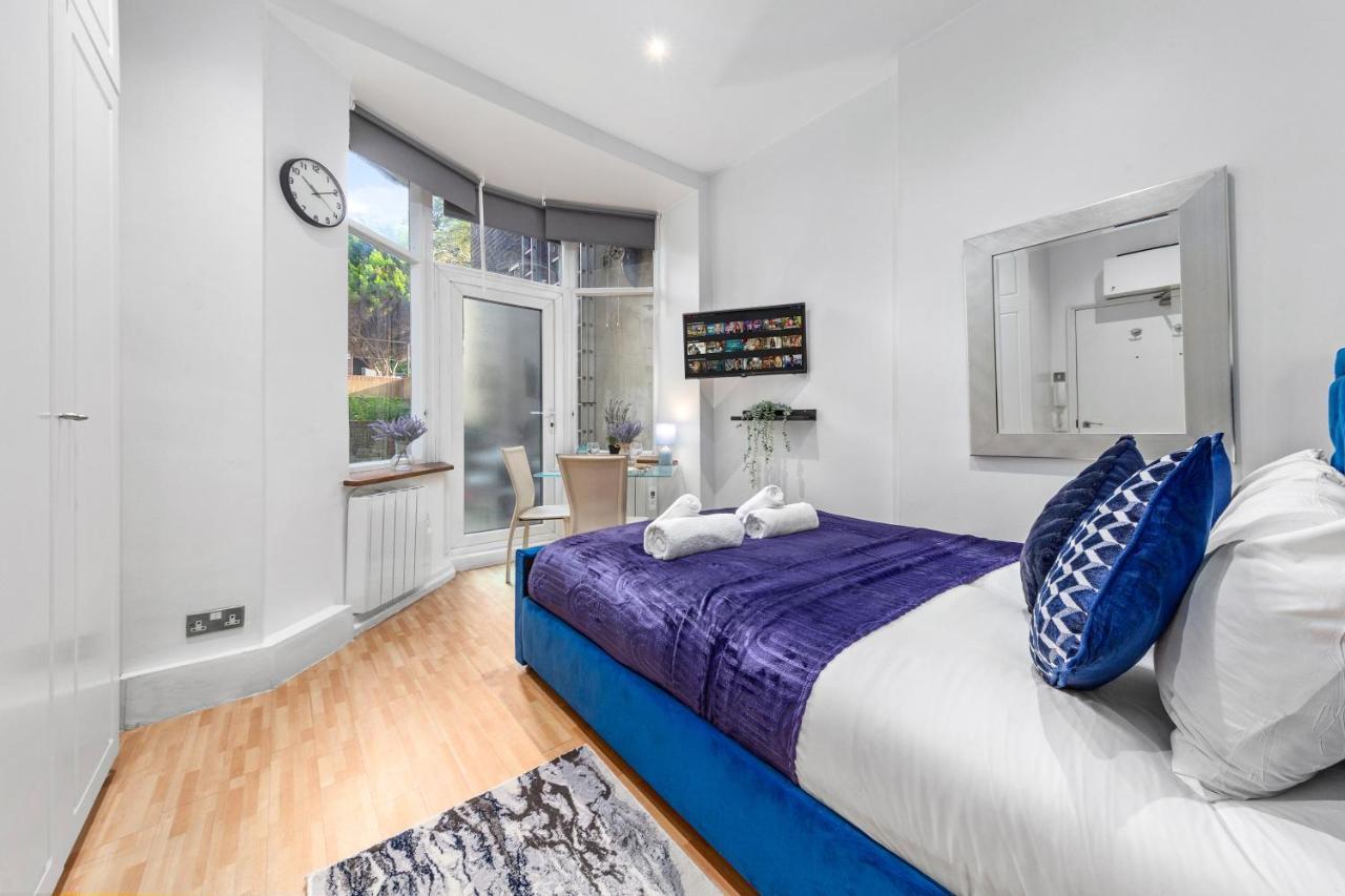 Immaculate 1-bed In * London