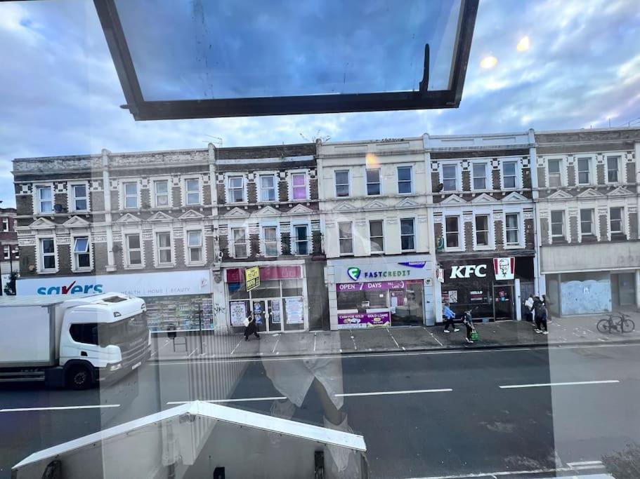 Apartment Flat 1, 419 Fulham, 2 Bedroom, 1 Bathroom Flat London