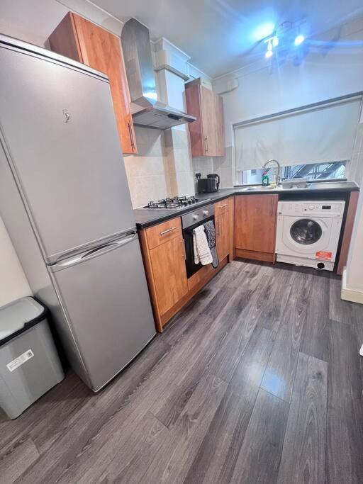 Flat 1, 419 Fulham, 2 Bedroom, 1 Bathroom Flat Apartment *
