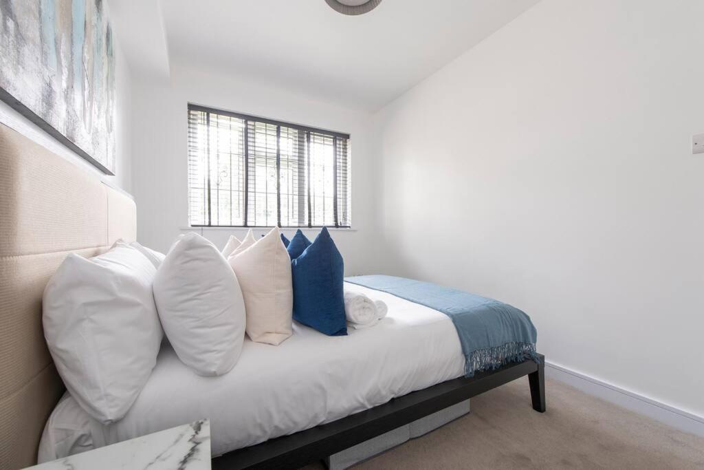 2 Bedroom Modern Urban Sanctuary 1cc - Cherrydeal *