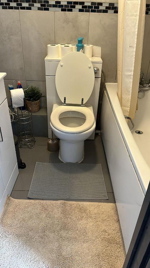 3 Bedroom Flat In King's Cross, St Pancras's. 8 People *