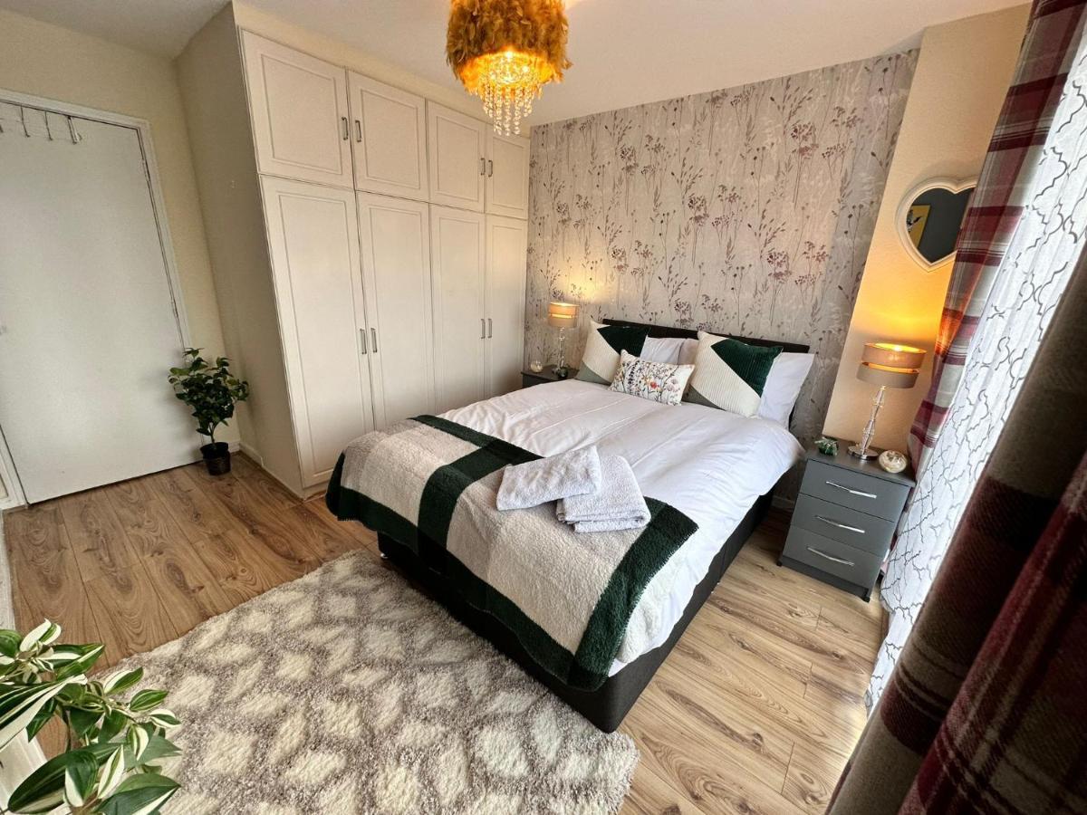 Chelsea 2-bedroom And Living *