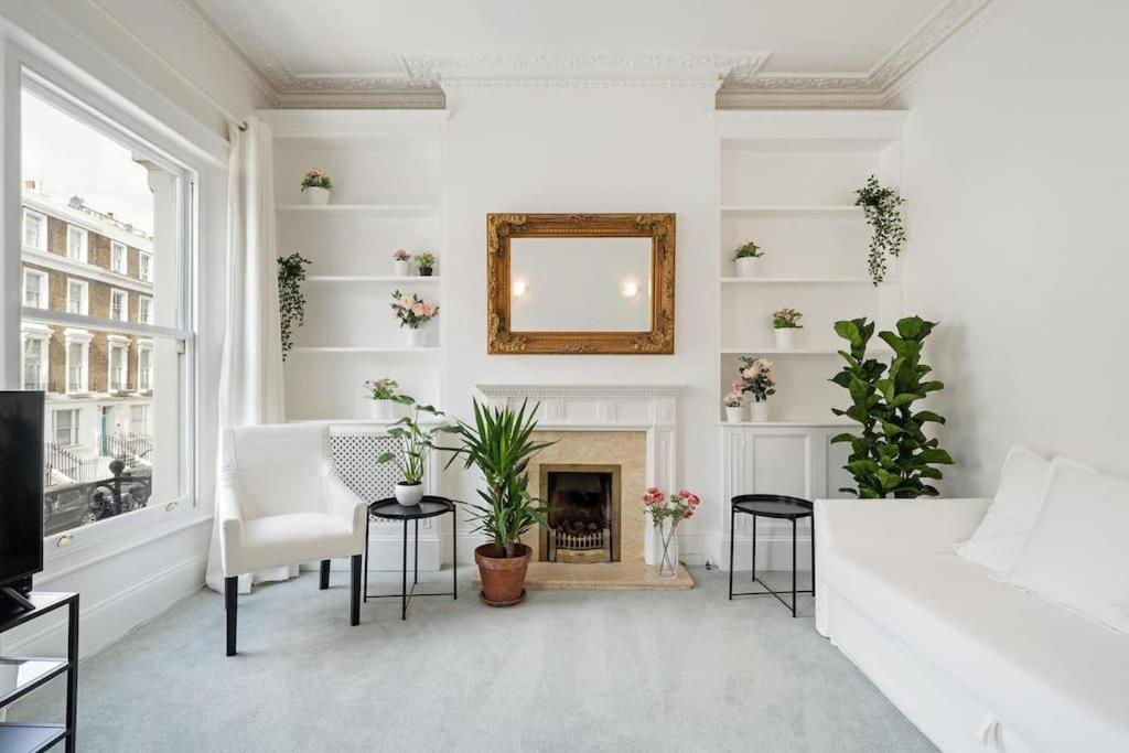 Beautiful Two Bedroom Maisonette In The Heart Of Chelsea * Londres