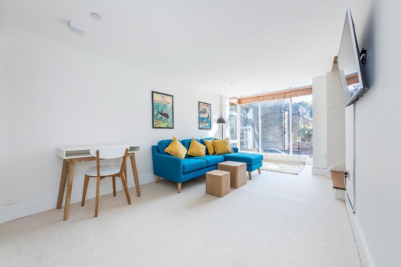 Hidden Gem In Chiswick, Stylish 1 Bedroom House *