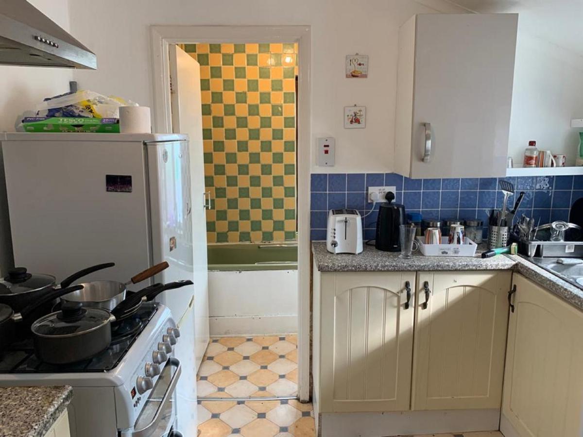 Luxury Extra Large Double Bedroom Near The St Street Casa de hóspedes Londres