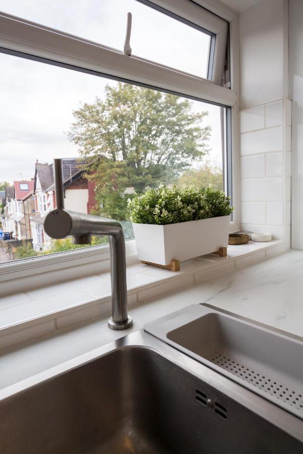 Apartamento Stylish And Cosy 1 Bdr Apt, Ealing Broadway Londres