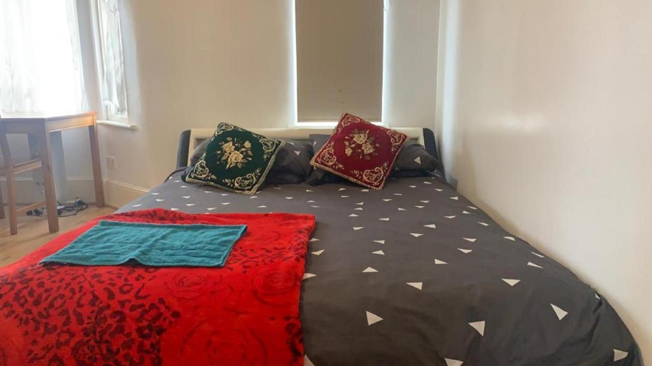 Casa de hóspedes Luxury Extra Large Double Bedroom Near The St Street Londres